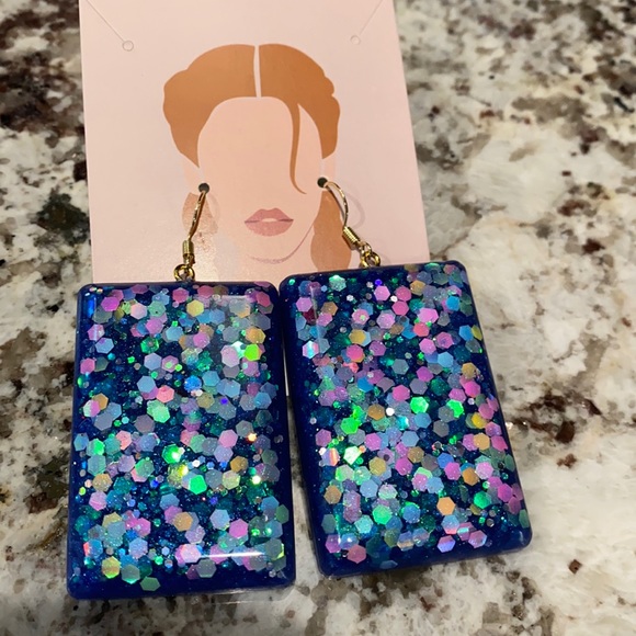 Earrings 💎 - Picture 1 of 2